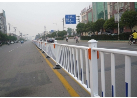 阿勒泰地区市政道路护栏工程